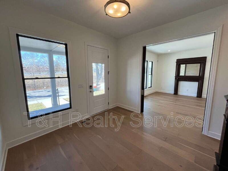 822 Union St - Photo 4 of 23