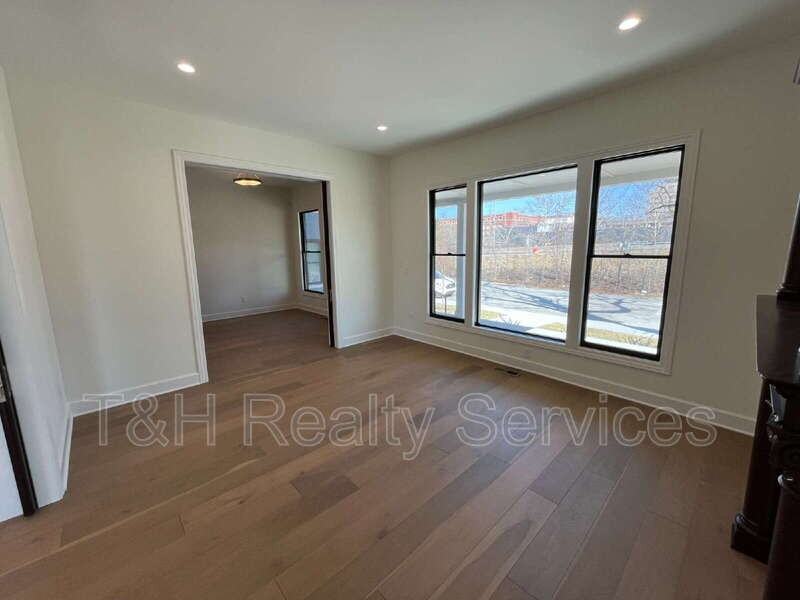 822 Union St - Photo 6 of 23