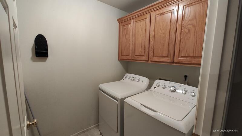 2301 Se Chinaberry Ave - Photo 5 of 11