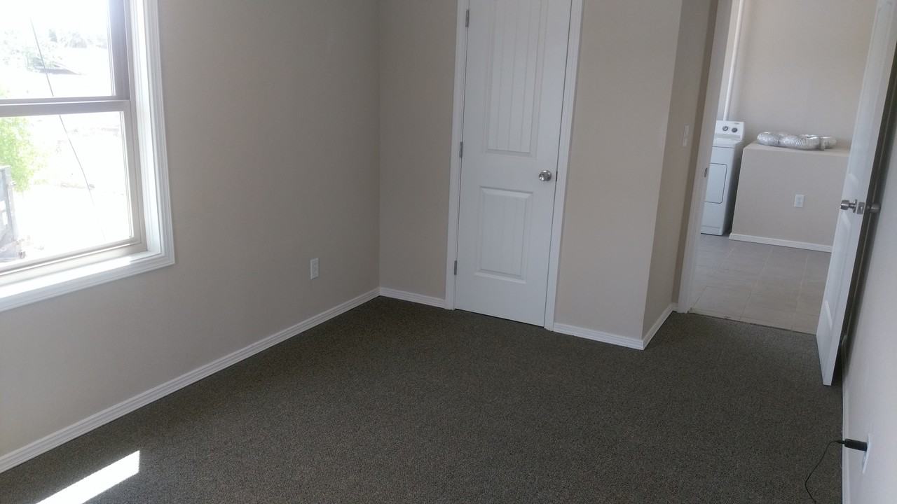 4332 Trowbridge Dr - Photo 5 of 16