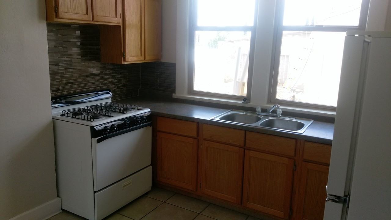 4332 Trowbridge Dr - Photo 6 of 16