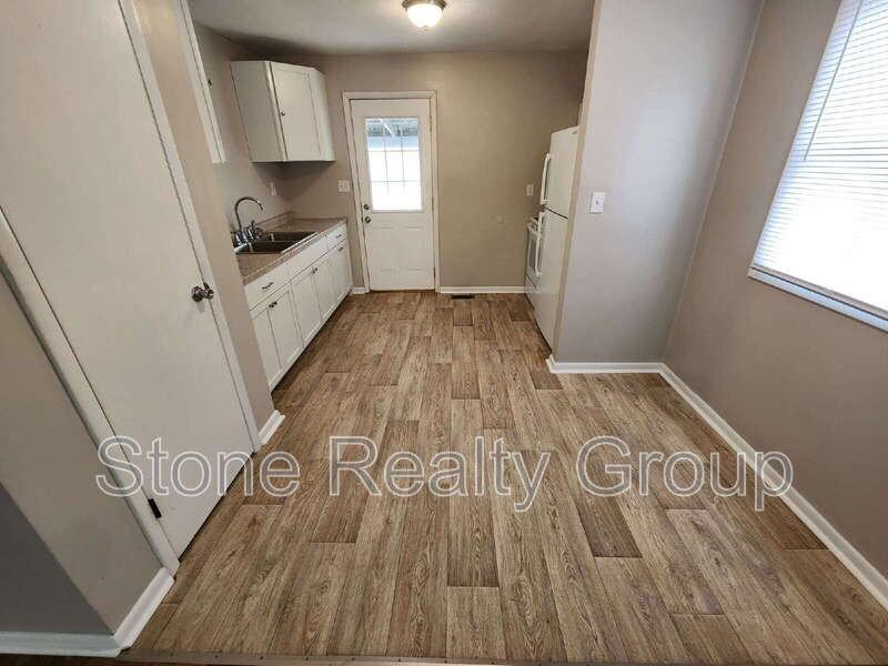 7925 E Lambert Ave - Photo 3 of 17