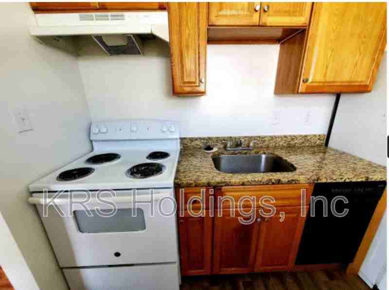 1111 Stainback St #2 - Photo 4 of 8