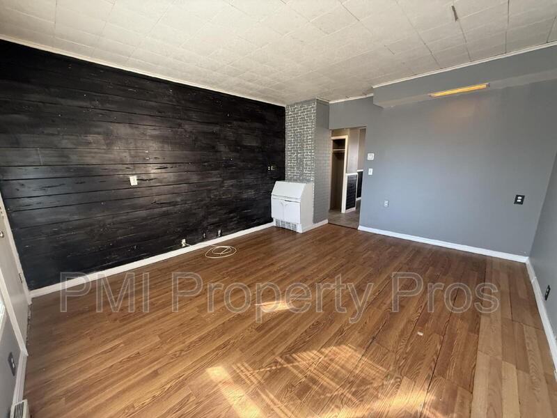 1114 W Keefe Ave - Photo 2 of 17