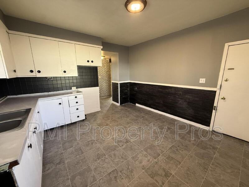 1114 W Keefe Ave - Photo 7 of 17