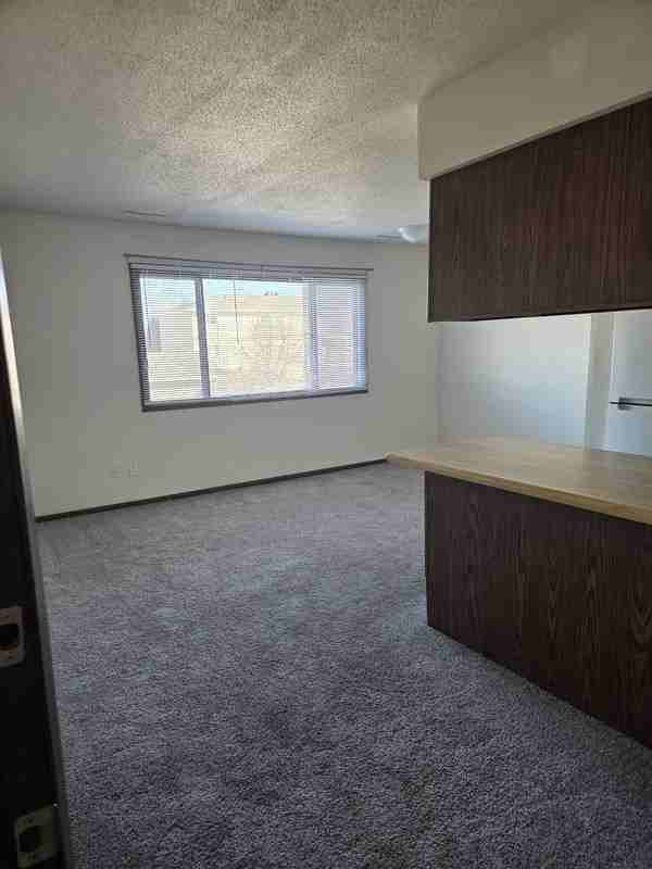 980 Eisenhower Rd #19 - Photo 2 of 9