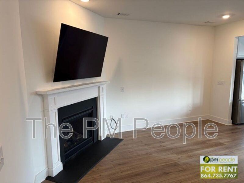 44 Mardale Ln - Photo 3 of 40