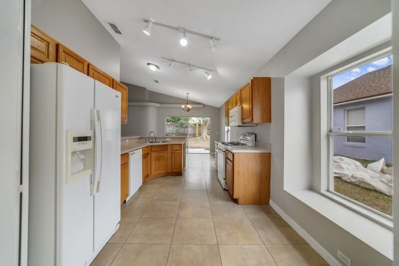 230 Ronaldale Ave - Photo 4 of 12