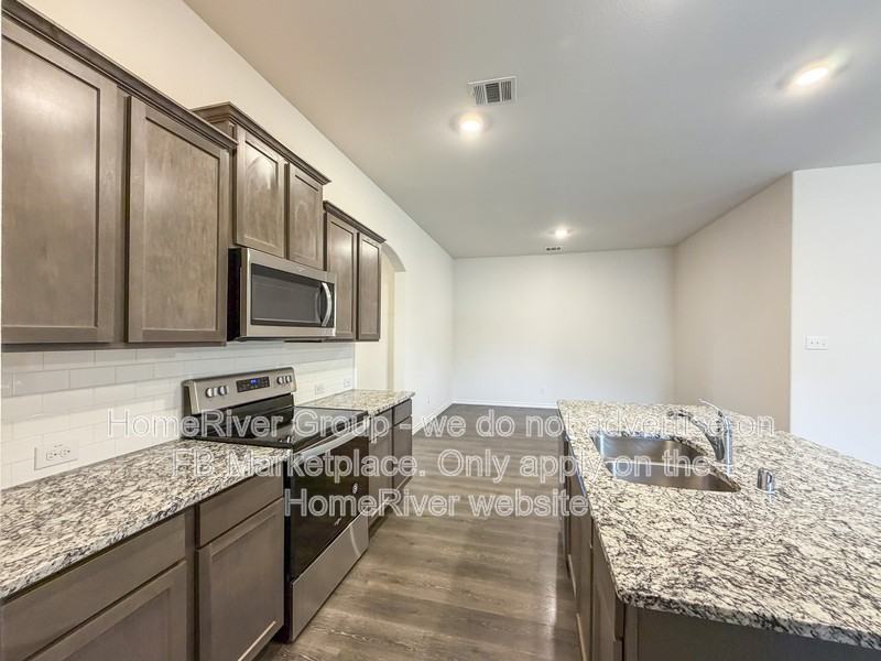 212 Lakeview Cir - Photo 4 of 21