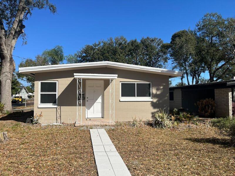 1 E King St - Photo 2 of 19