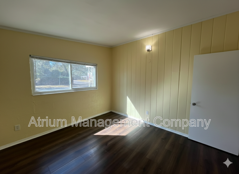 1 E King St - Photo 7 of 19