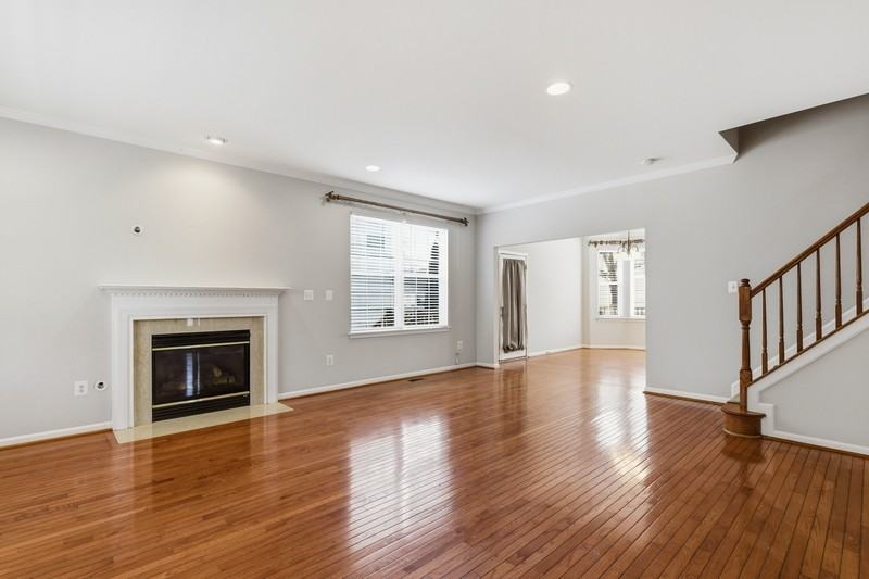 1301 Waterview Way - Photo 2 of 22