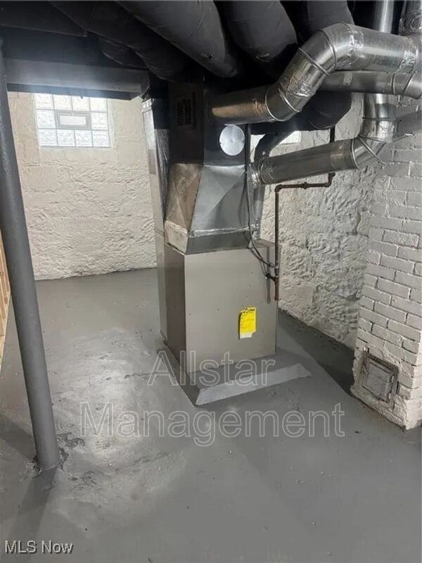 521 E 109th St - Photo 3 of 28