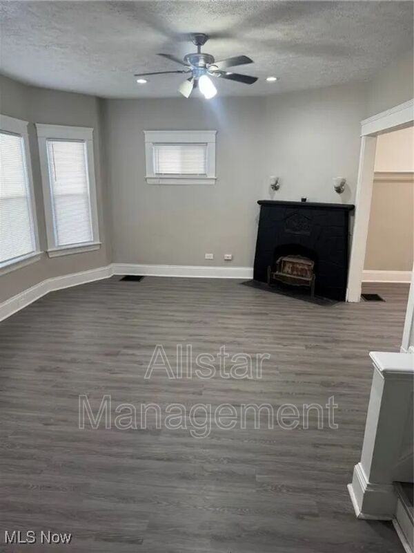 521 E 109th St - Photo 7 of 28