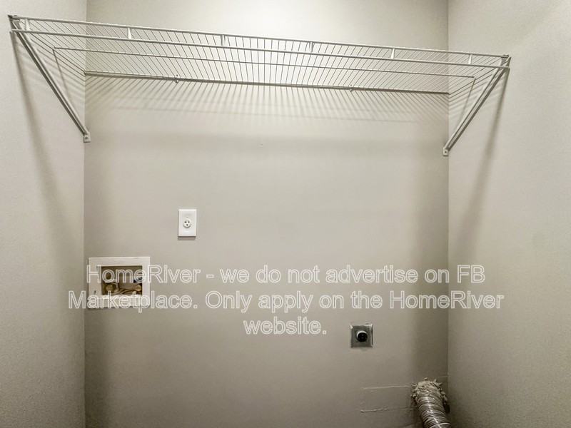 1421 Isleworth Cir - Photo 5 of 21