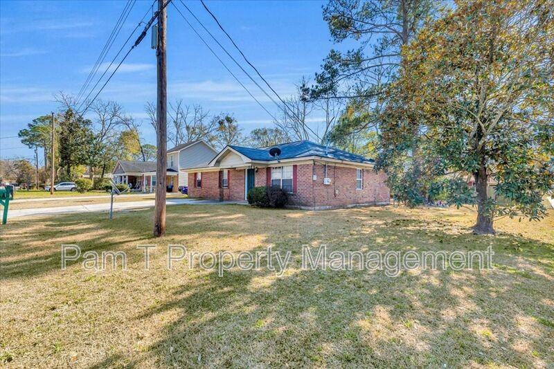 1835 Upson St - Photo 5 of 28