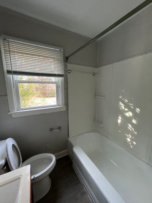 1002 S English St - Photo 5 of 9