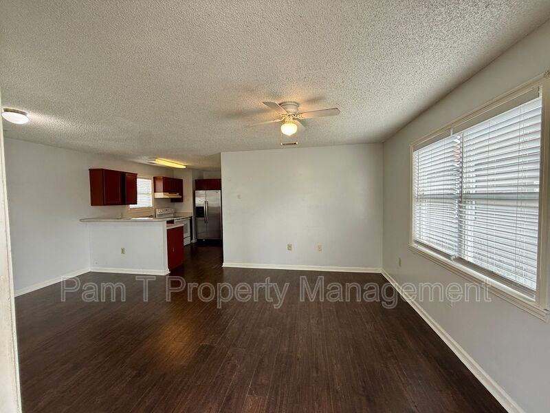 768 Wolf St - Photo 4 of 17