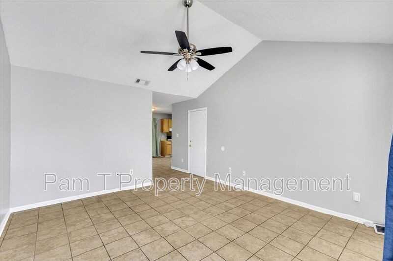 120 Fox Chase Rd - Photo 4 of 24