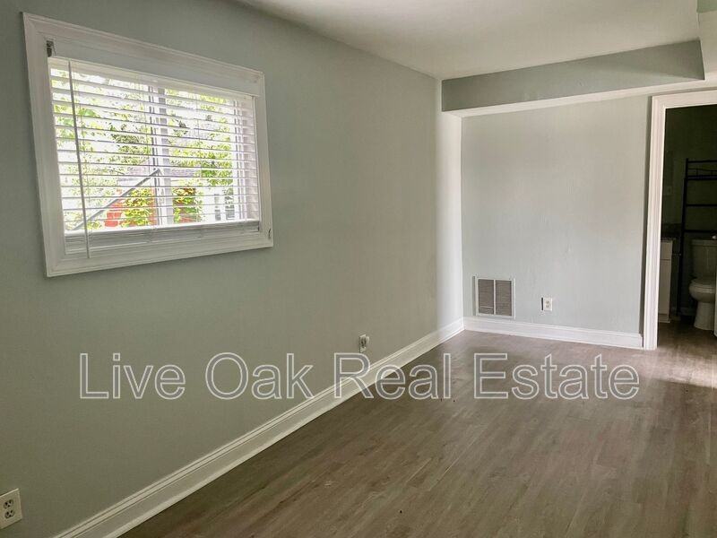 3224 Arctic Ave - Photo 5 of 8