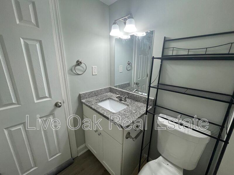 3224 Arctic Ave - Photo 7 of 8