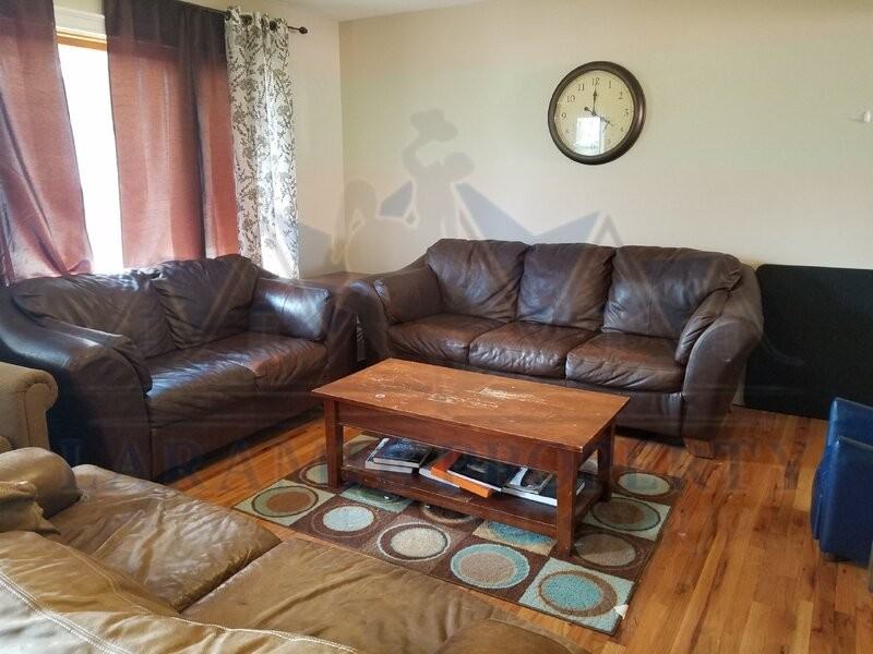 1318 Shield St - Photo 3 of 9