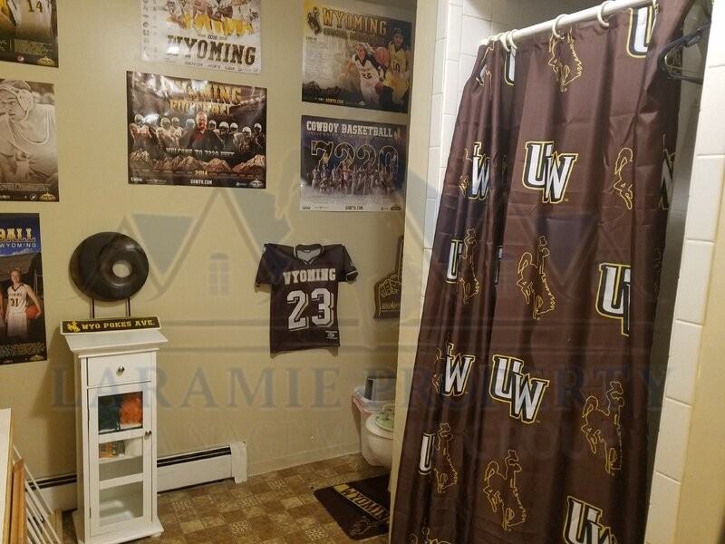 1318 Shield St - Photo 5 of 9