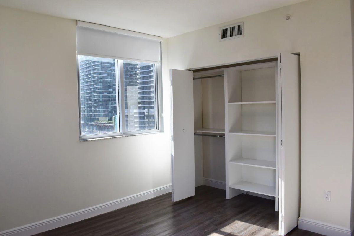 110 Sw 12th Ave - Photo 7 of 22