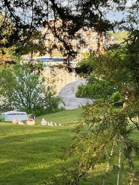 245 Cove Point Rd W - Photo 2 of 13