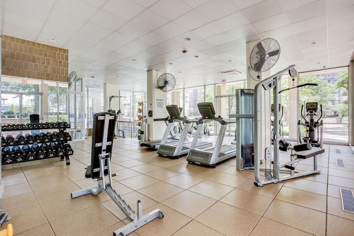 510 N St Sw - Photo 2 of 7