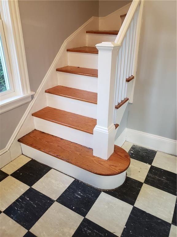 36 Monument St - Photo 2 of 14