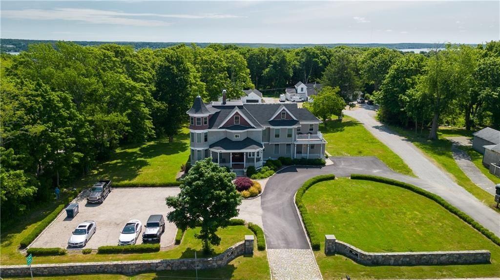 567 Bristol Ferry Rd ##3 - Photo 4 of 50