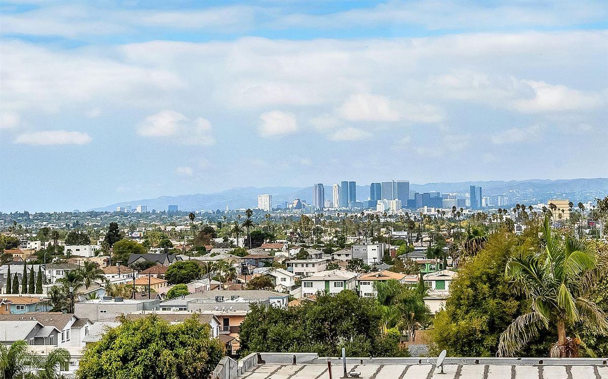 4701 1/4 Saturn St - Photo 3 of 11