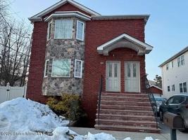 featured image of 645 Lamont Ave