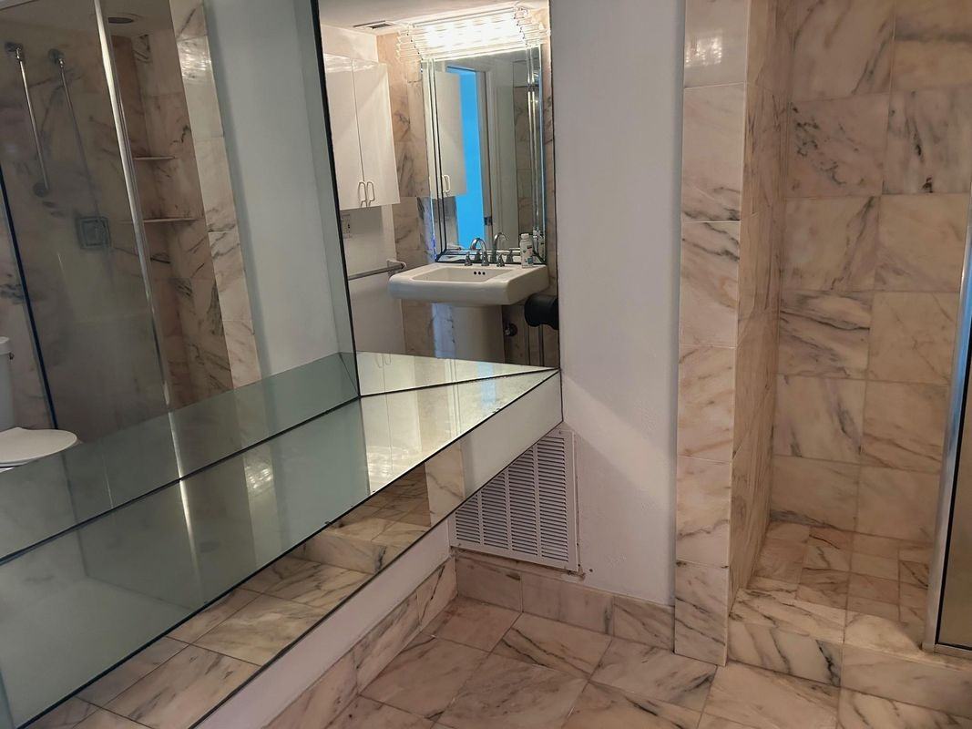 3100 Ne 49th St - Photo 6 of 9