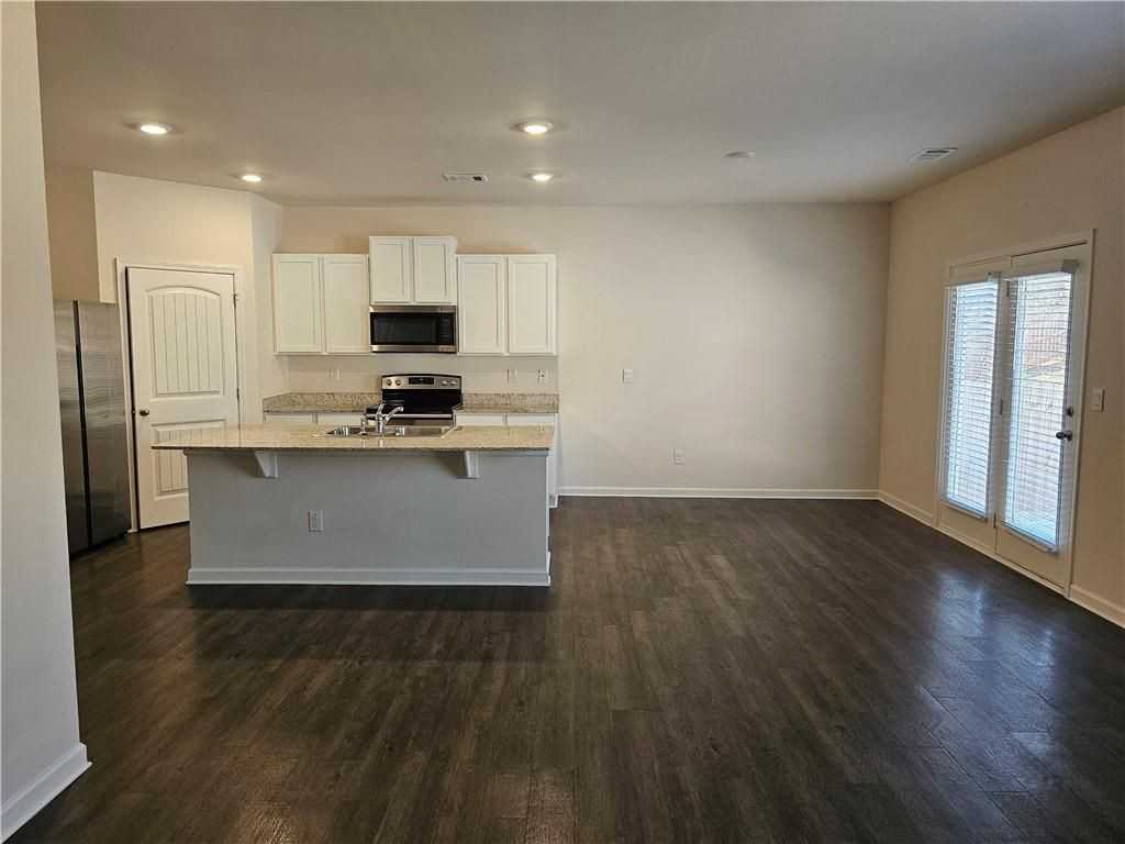 490 Walnut Grove Way - Photo 7 of 23