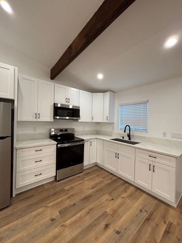 17158 Vose St - Photo 3 of 10