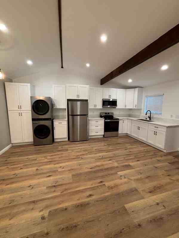 17158 Vose St - Photo 4 of 10