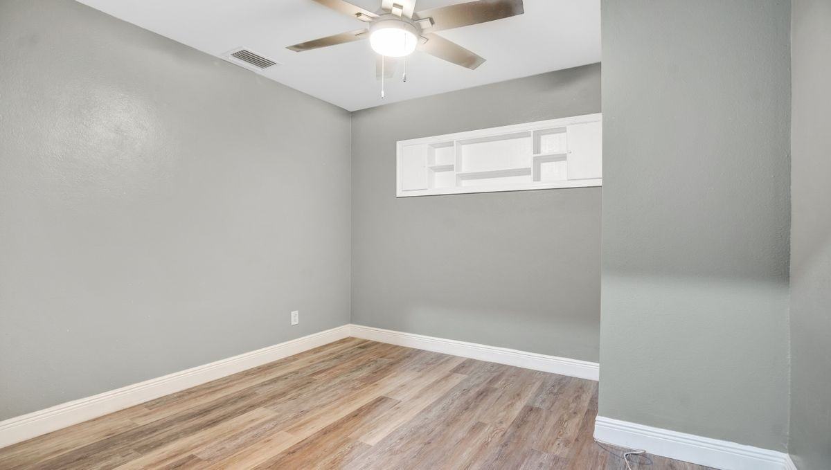 3600 Calloway Dr - Photo 2 of 7