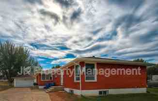528 21st Ave Ne - Photo 1 of 1