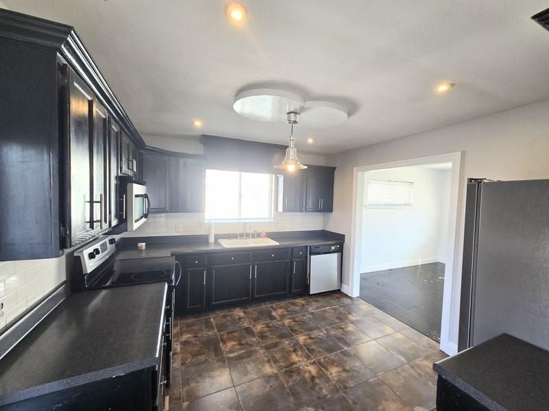 1605 S Mack Smith Rd - Photo 3 of 14