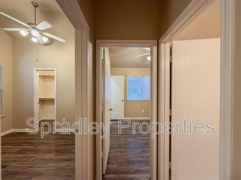 8407 Skyview - Photo 4 of 27