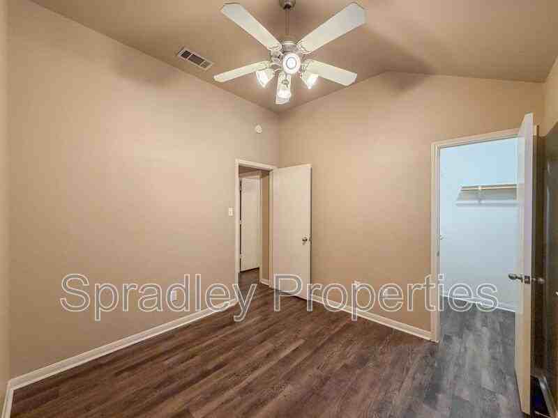 8407 Skyview - Photo 7 of 27