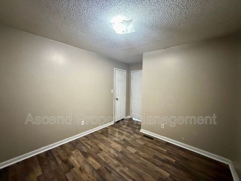 2705 Georgetown Dr Nw #7 - Photo 5 of 8