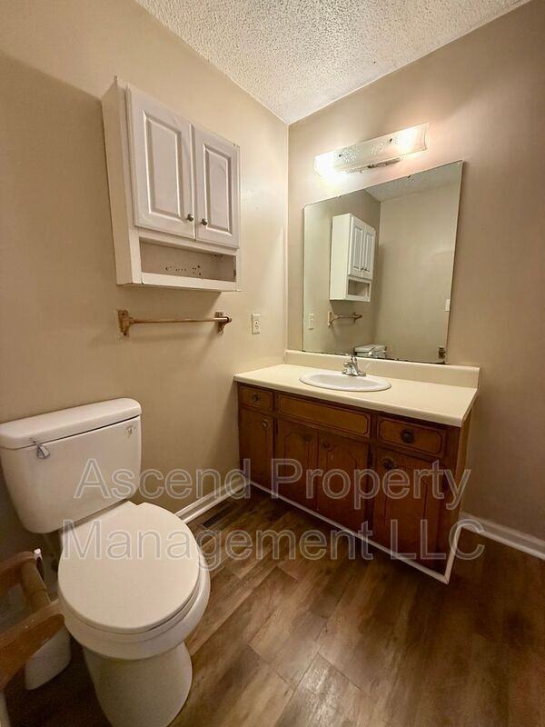 2705 Georgetown Dr Nw #7 - Photo 6 of 8