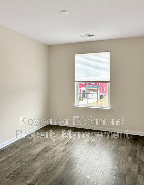8916 Ringview Dr - Photo 6 of 27