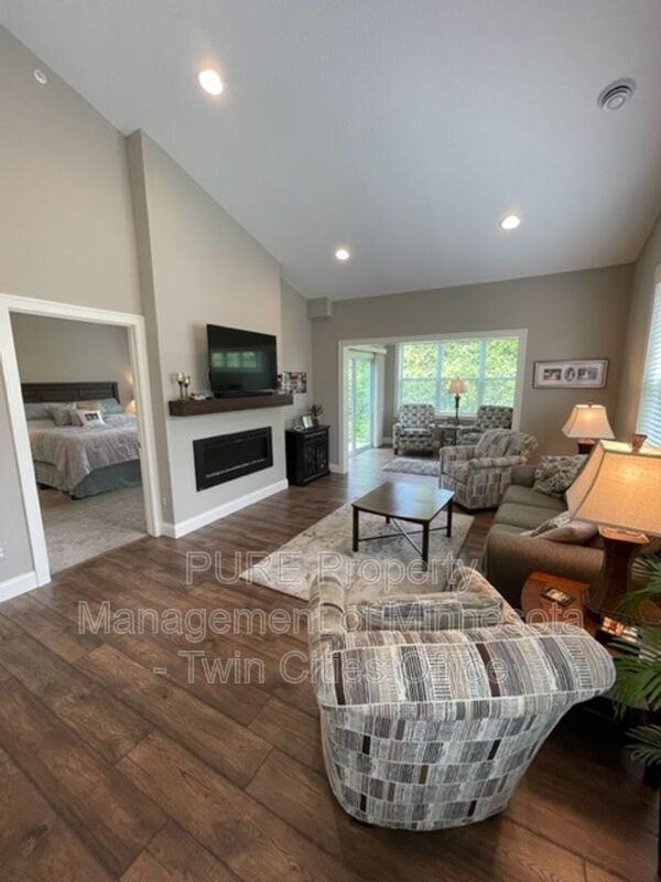 631 Liberty Way - Photo 7 of 24