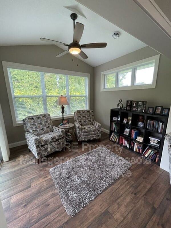 631 Liberty Way - Photo 7 of 24