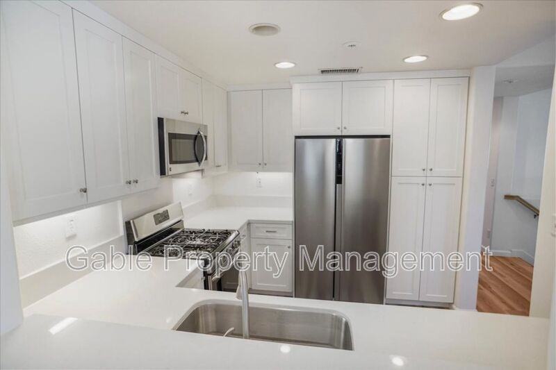 28279 Canterbury Ct - Photo 3 of 18