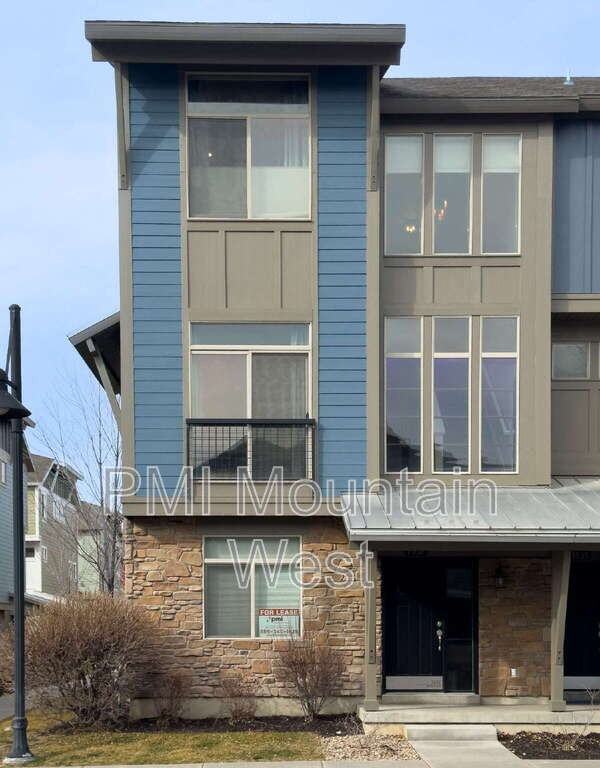 7537 S Russi Pl - Photo 3 of 30